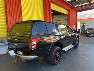 2015 Mitsubishi Triton - Thumbnail