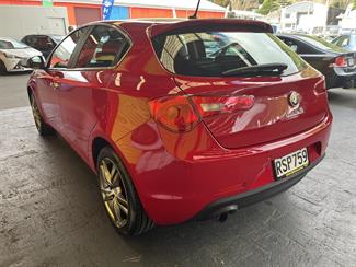 2015 Alfa Romeo Giulietta - Thumbnail