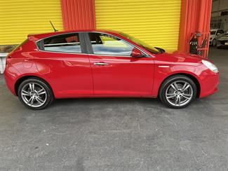 2015 Alfa Romeo Giulietta - Thumbnail