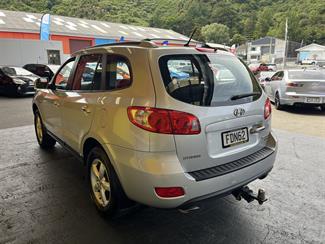 2009 Hyundai Santa Fe - Thumbnail