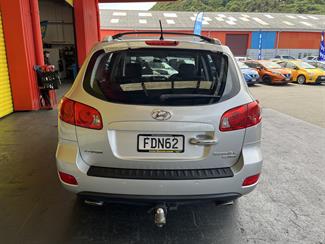 2009 Hyundai Santa Fe - Thumbnail