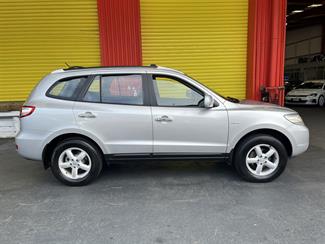 2009 Hyundai Santa Fe - Thumbnail
