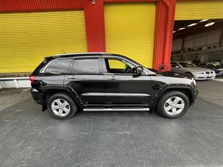 2012 Jeep Grand Cherokee - Thumbnail