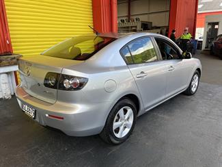 2006 Mazda Axela - Thumbnail