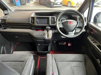 2009 Honda STEPWAGON - Thumbnail