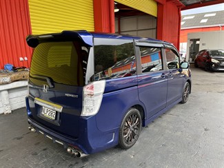 2009 Honda STEPWAGON - Thumbnail