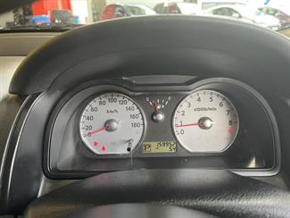2006 Nissan Wingroad - Thumbnail
