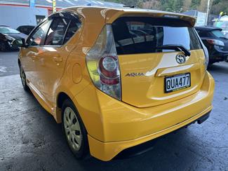 2012 Toyota AQUA - Thumbnail