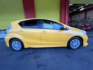 2012 Toyota AQUA - Thumbnail