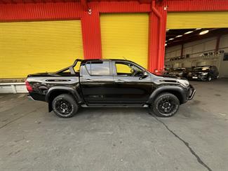 2017 Toyota Hilux - Thumbnail