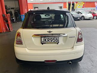 2010 BMW MINI - Thumbnail