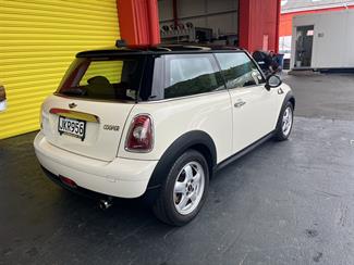 2010 BMW MINI - Thumbnail