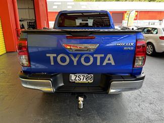 2019 Toyota Hilux - Thumbnail