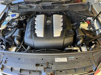 2012 Volkswagen Touareg - Thumbnail