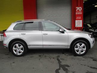 2012 Volkswagen Touareg - Thumbnail