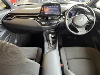 2017 Toyota C-Hr - Thumbnail
