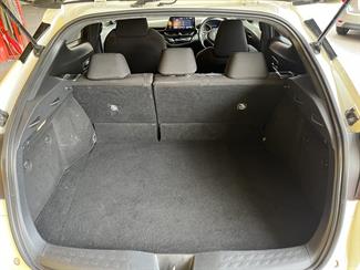 2017 Toyota C-Hr - Thumbnail