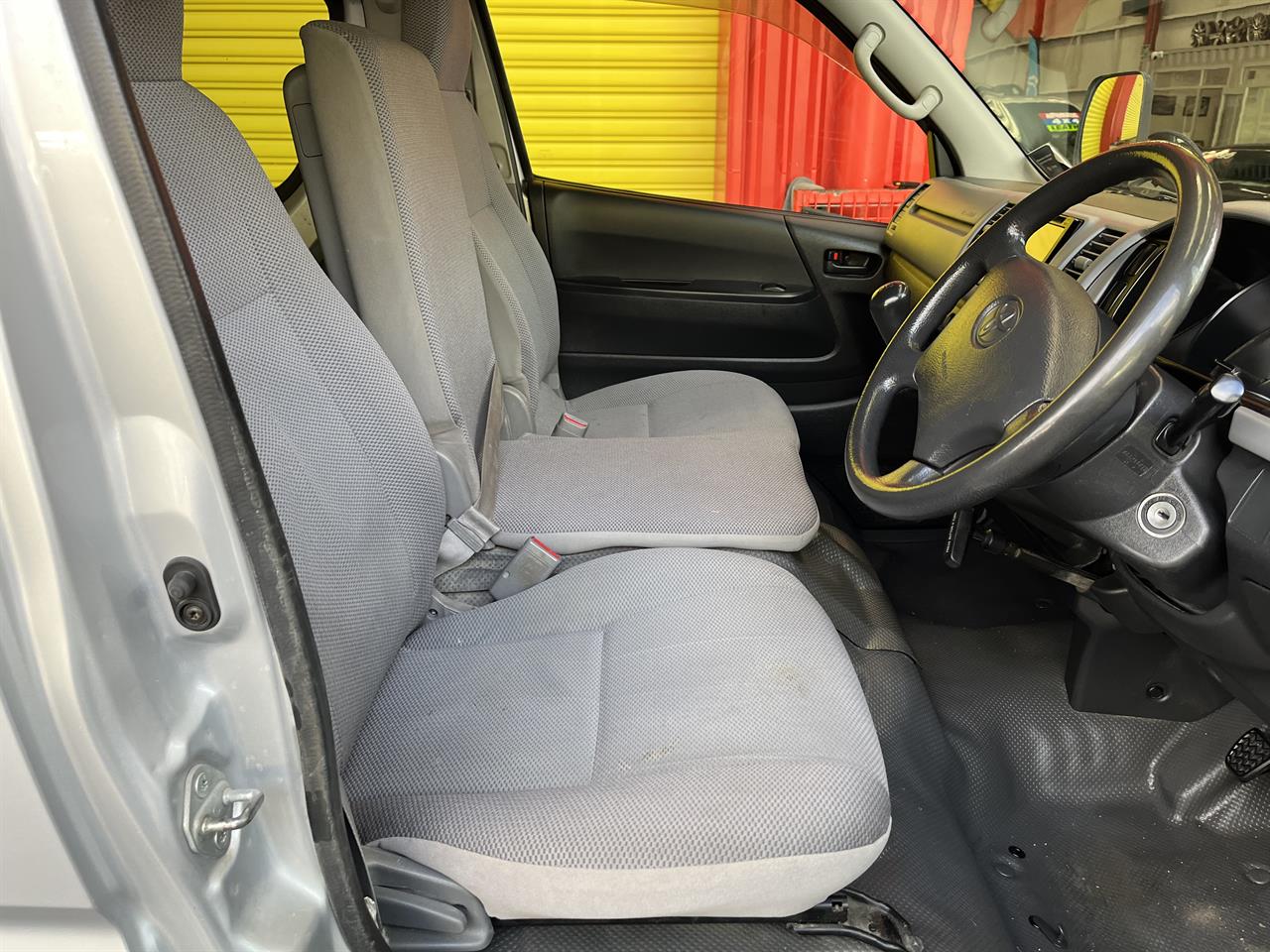 2005 Toyota REGIUS