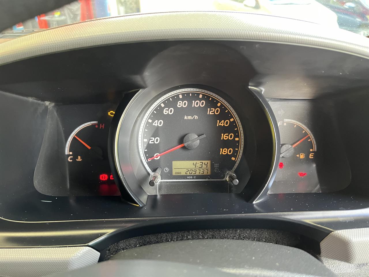 2005 Toyota REGIUS
