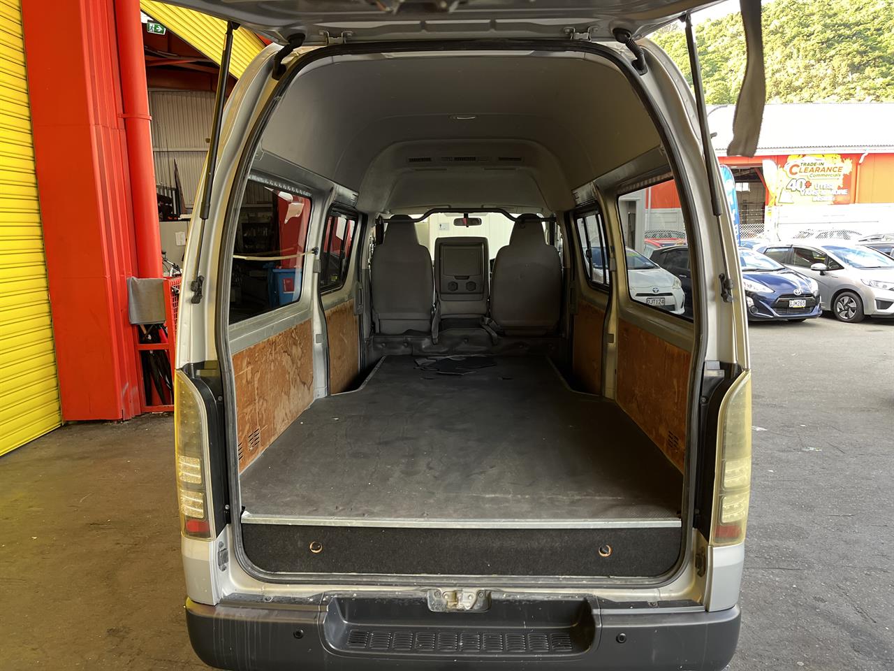 2005 Toyota REGIUS
