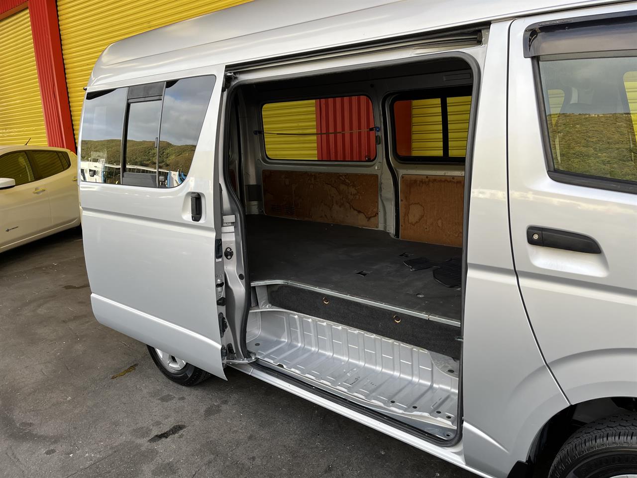 2005 Toyota REGIUS
