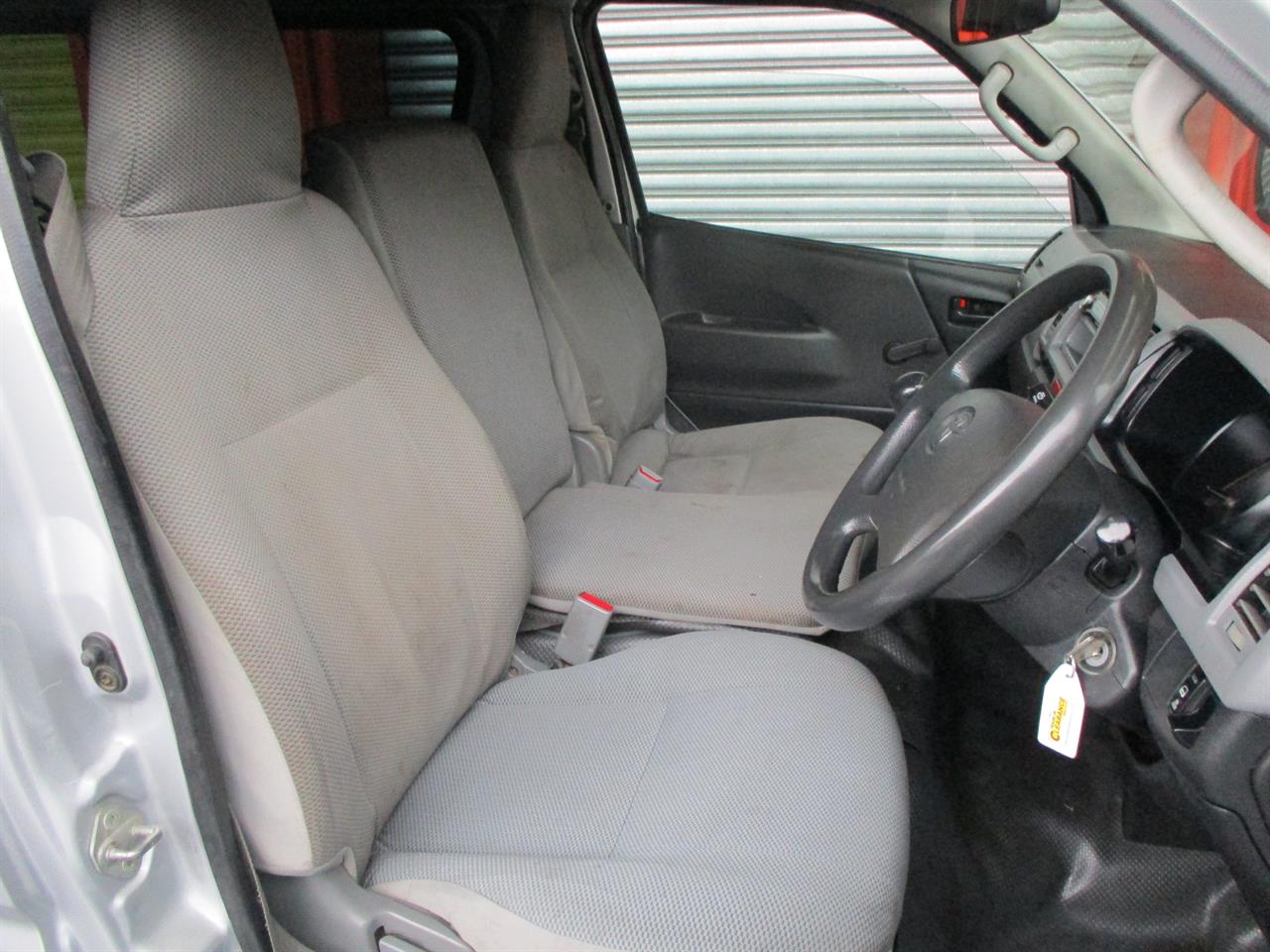 2006 Toyota Hiace