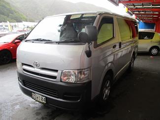 2006 Toyota Hiace - Thumbnail