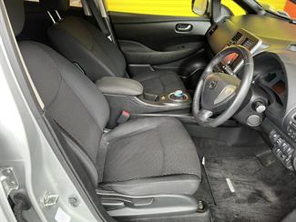 2016 Nissan LEAF - Thumbnail