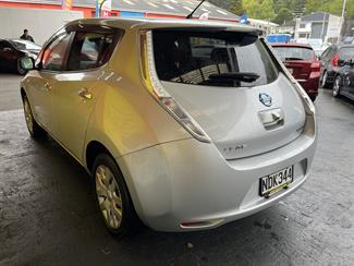 2016 Nissan LEAF - Thumbnail