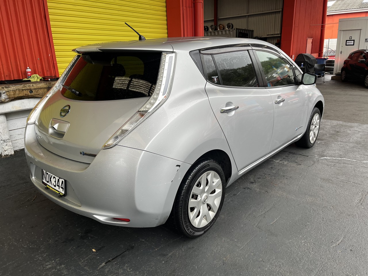 2016 Nissan LEAF