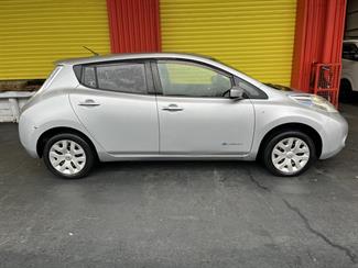 2016 Nissan LEAF - Thumbnail