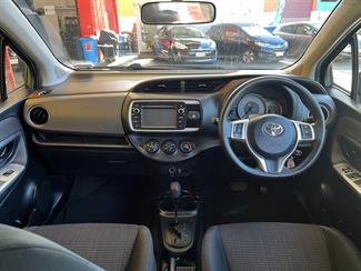 2014 Toyota YARIS - Thumbnail