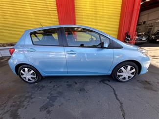 2014 Toyota YARIS - Thumbnail