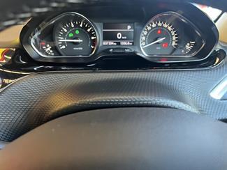 2015 Peugeot 208 - Thumbnail