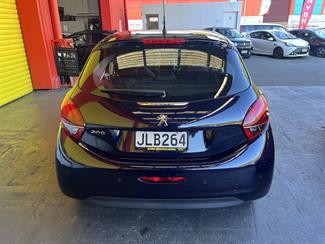 2015 Peugeot 208 - Thumbnail