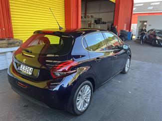 2015 Peugeot 208 - Thumbnail