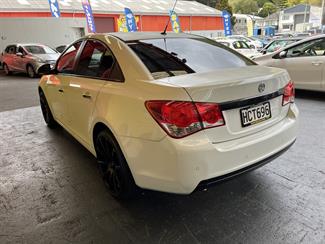 2013 Holden Cruze - Thumbnail