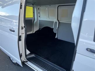 2017 Volkswagen Transporter - Thumbnail