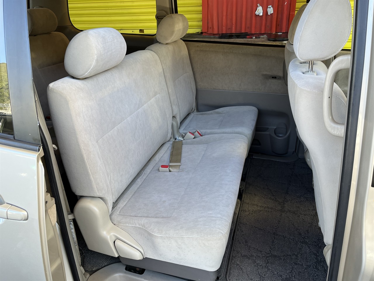 2004 Toyota noah