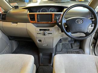 2004 Toyota noah - Thumbnail