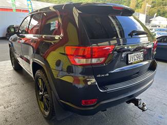 2012 Chrysler Jeep GRAND CHEROKEE - Thumbnail