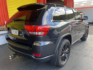 2012 Chrysler Jeep GRAND CHEROKEE - Thumbnail