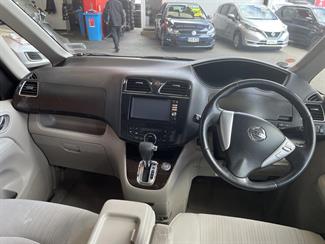 2013 Nissan Serena - Thumbnail