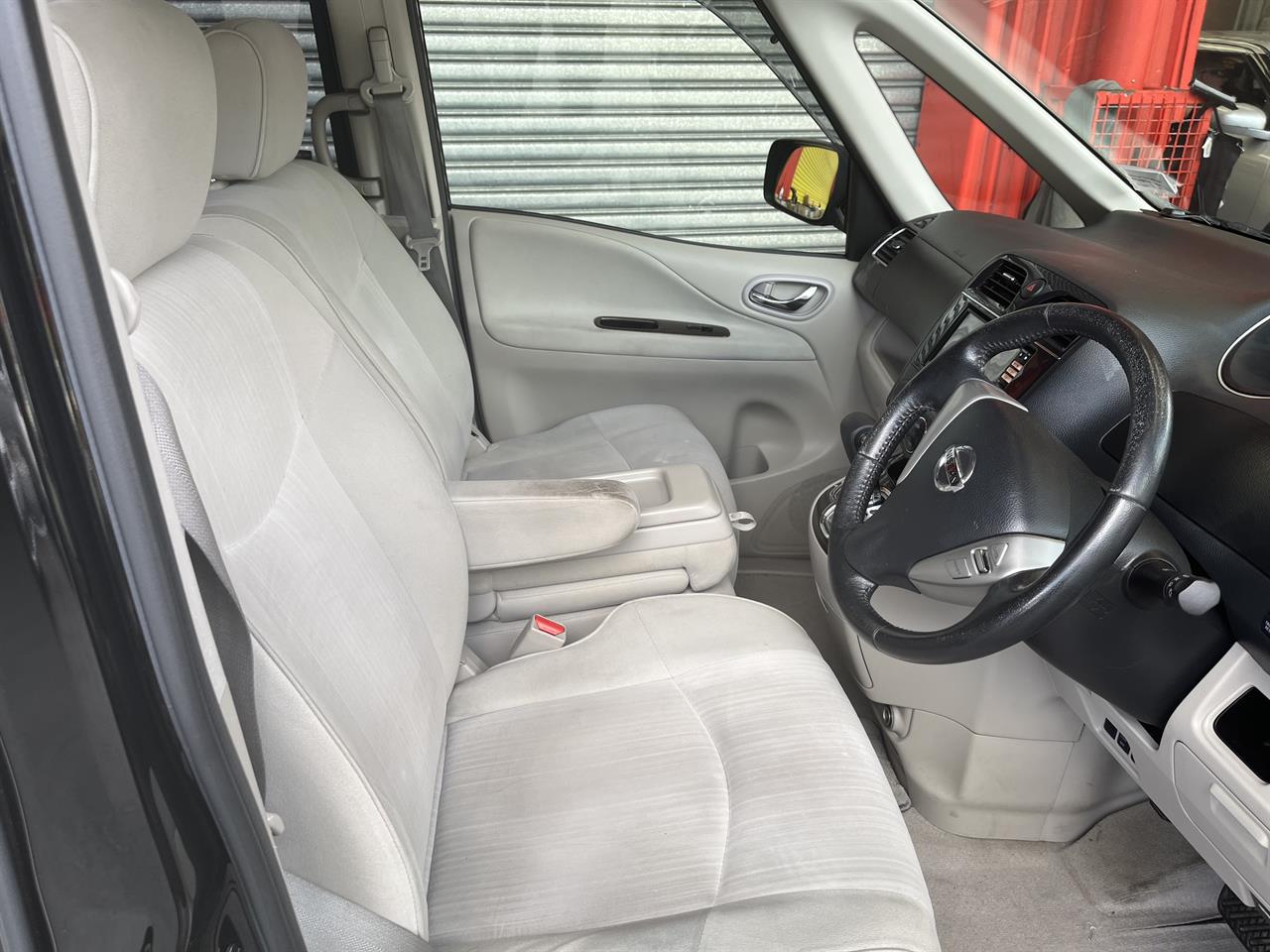 2013 Nissan Serena