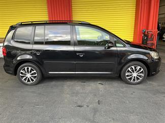 2011 Volkswagen Touran - Thumbnail