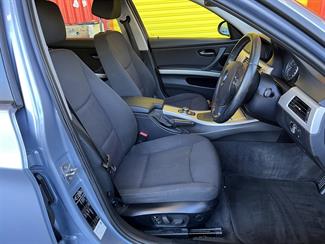 2012 BMW 320i - Thumbnail