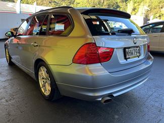 2012 BMW 320i - Thumbnail