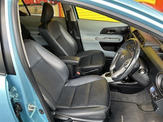 2012 Toyota Prius - Thumbnail