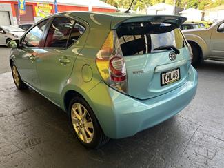 2012 Toyota Prius - Thumbnail