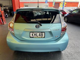 2012 Toyota Prius - Thumbnail